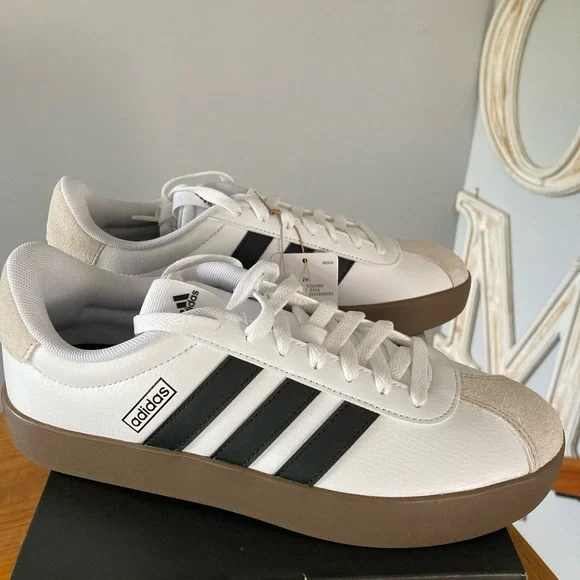 Adidas White and Black Sneakers with Brown Sole - Picture 4 of 4